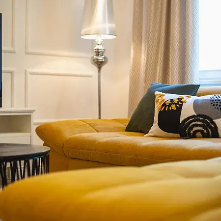 Brunner Apartment *